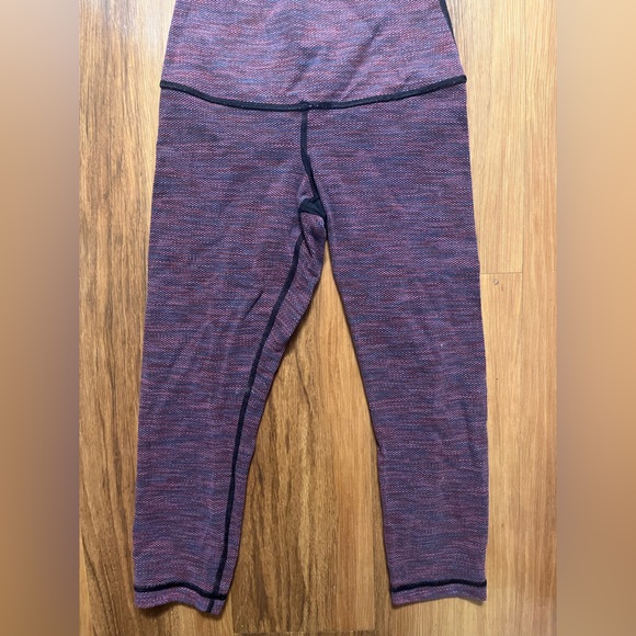 Purple multicolor lululemon size 2 or 4 - Picture 5 of 5
